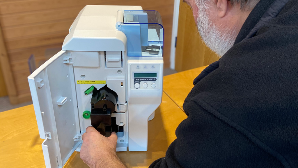 Plastic card printer's maintenance